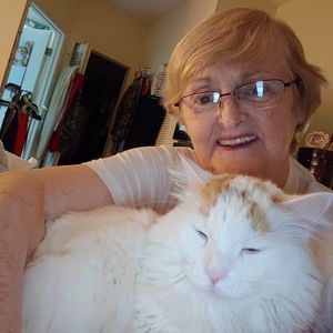 Meet your Posher, Beverly